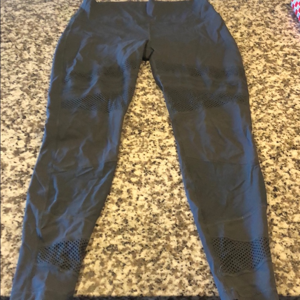 Lululemon wunder under